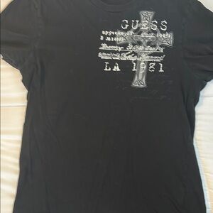 Men’s tshirt size med by Guess